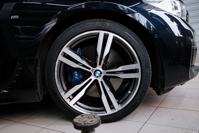 проверка биения тормозных дисков BMW