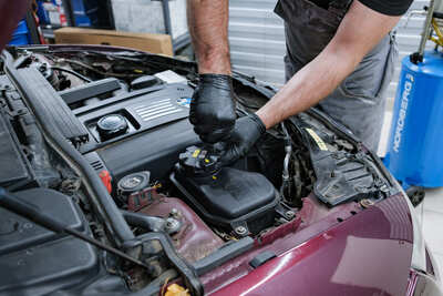 Замена радиатора и термостата на BMW 3