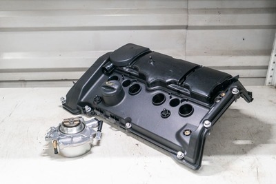 Замена клапанной крышки и вакуумного насоса в BMW F20