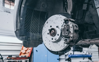 перфорированные тормозные диски на BMW F15