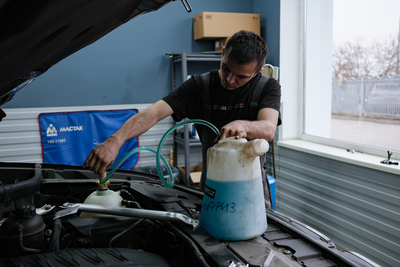 Замена трубопровода дозирующего модуля SCR на BMW G05 