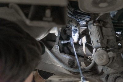 Замена приводного ремня в BMW X6 E71 и ремонт ходовой