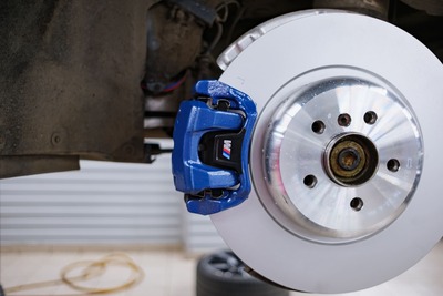 BMW G06 диски колодки