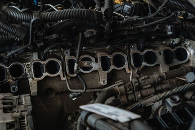 Замена клапанной крышки и обслуживание впуска BMW G02