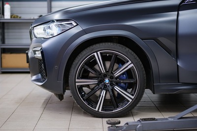 BMW G06 диски колодки