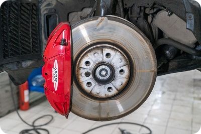 Mini Cooper JCW колодки и тормозная жидкость
