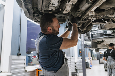 Обслуживание трансмиссии и замена рулевых тяг на BMW G30