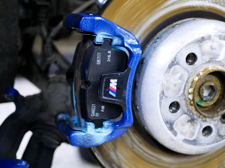 Замена тормозных колодок BMW 530d G30.jpg