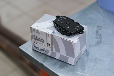 BMW G06 диски колодки