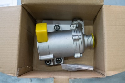 Замена помпы BMW F25