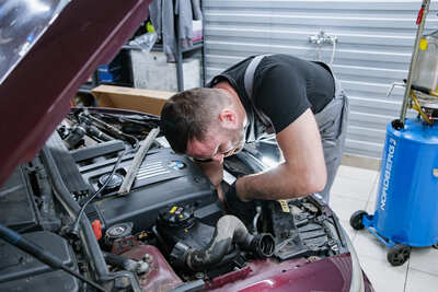 Замена радиатора и термостата на BMW 3