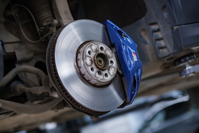 BMW G06 диски колодки