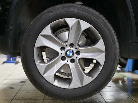 Замена передних тормозных дисков и колодок BMW X6 xDrive 35i E71 N55B30.jpg