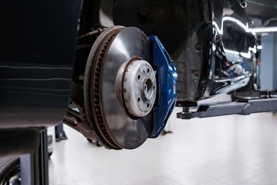 проверка биения тормозных дисков BMW