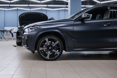 BMW G06 диски колодки