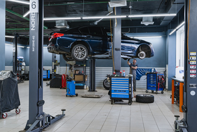 Обслуживание трансмиссии и замена рулевых тяг на BMW G30