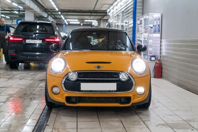 Замена амортизаторов на MINI Hatch F56