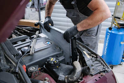 Замена радиатора и термостата на BMW 3