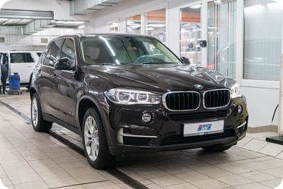 Замена поперечных рычагов BMW X5 F15