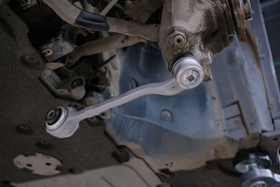 Замена поперечных рычагов на BMW G02