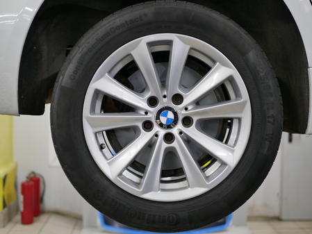 Замена тормозных дисков и колодок BMW 523i F10.jpg