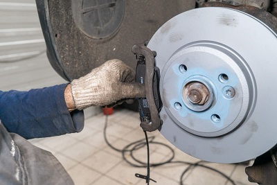 Замена тормозных дисков и колодок на MINI Cooper R56